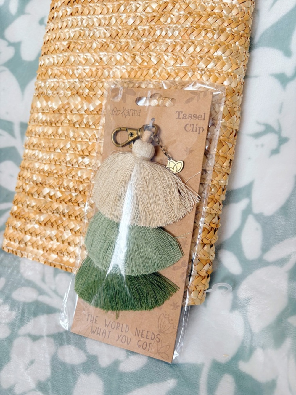 Boho Woven Jute Straw Clutch & Tassel Charm Bundle 🤍✨ - Picture 4 of 4